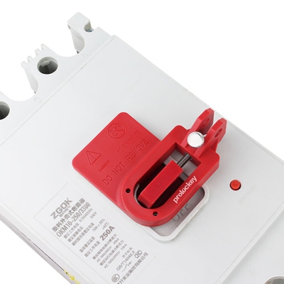 Khóa cầu dao vỏ đúc MCCB có hành trình đóng dài PROLOCKEY CBL201